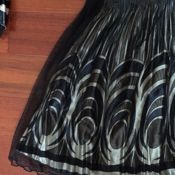 Lindi Dress - Picture 6 of 7